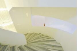 地鐵站風景秀麗，全依富美家防火板裝修