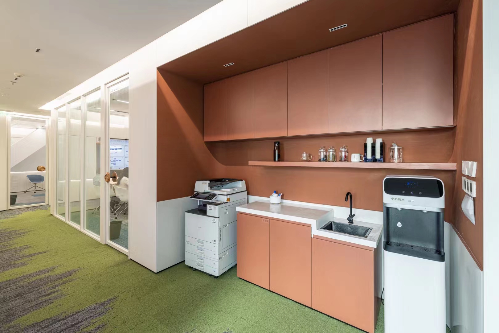 富美家衛(wèi)生間隔斷材質(zhì)特點