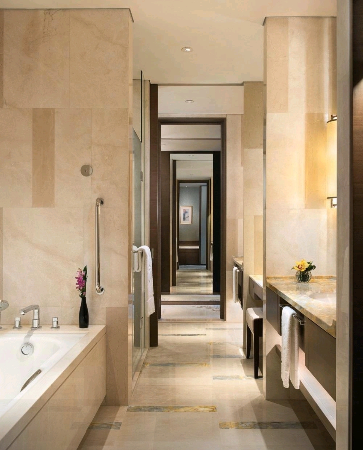 富美家衛(wèi)生間隔斷用創(chuàng)新飾材構(gòu)建美好出行空間守護(hù)每一程舒心體驗(yàn)